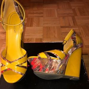 Mustard leather Alba wedges